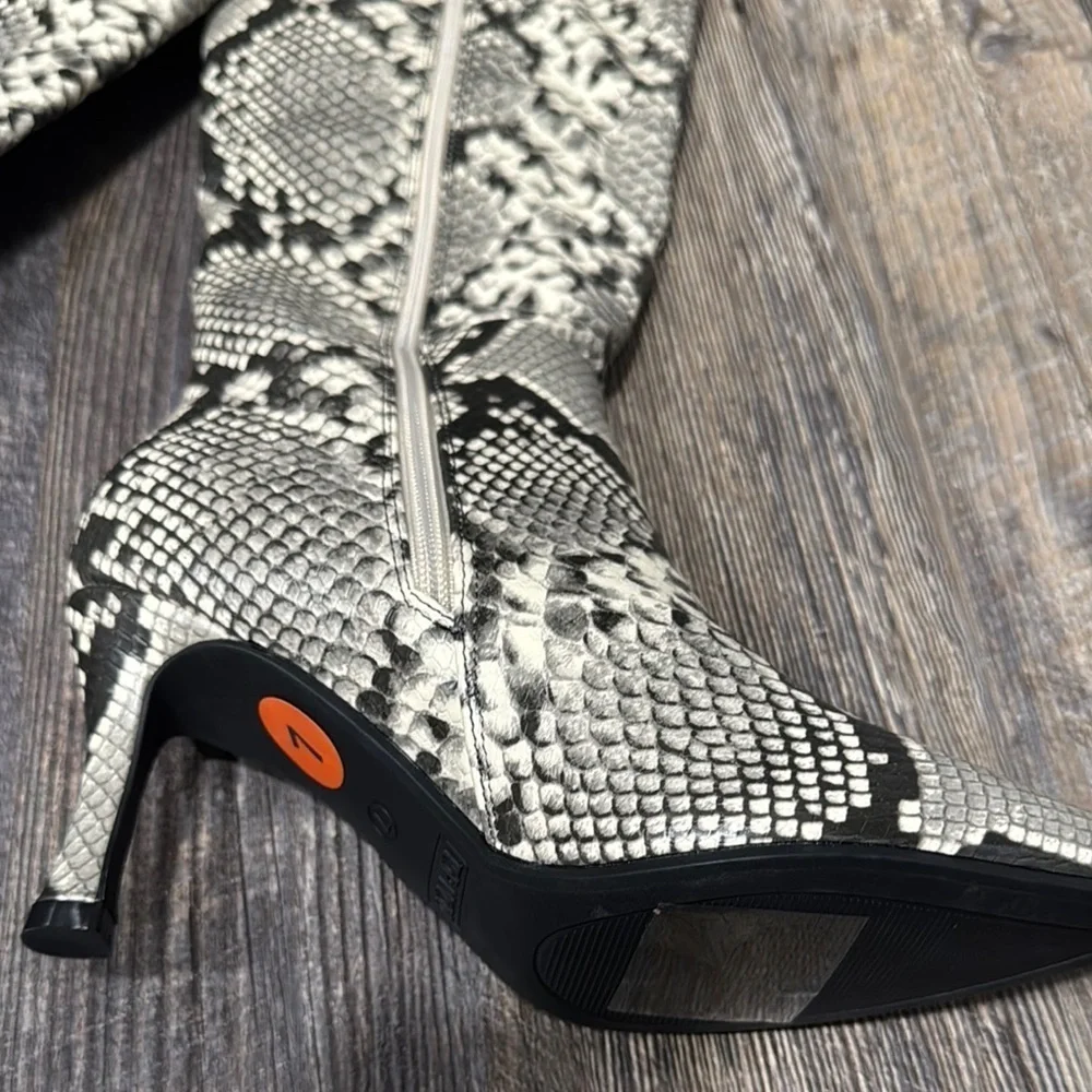 Snakeskin Pattern Knee-High Boots - Picture 2 of 7